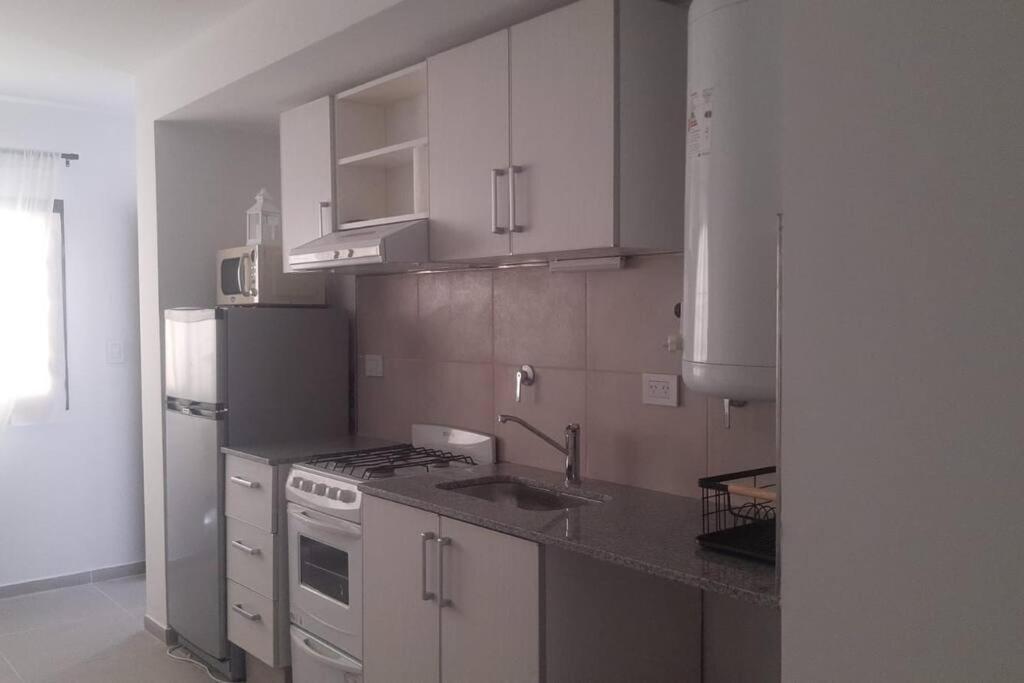 Departamento Calle Mendoza Albus -Acceso Rapido Ruta 22 Хенераль-Рока Екстер'єр фото