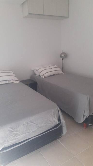 Departamento Calle Mendoza Albus -Acceso Rapido Ruta 22 Хенераль-Рока Екстер'єр фото
